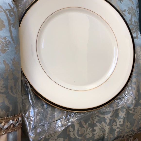 SET OF LENOX DISHES++ - URBAN LIGHTS- 12 plate setting -COMPLETE!! - $1,000 - Picture 3 of 4